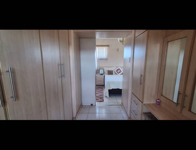 3 BEDROOM FREESTANDING FOR SALE IN GANDHI'S HILL